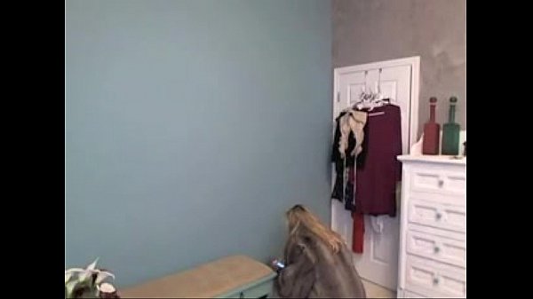 MILF Pornstar in Fur Toys on Cam
