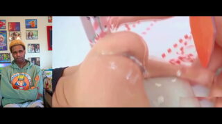 QUYDELLE WATCHES INJECTING WHIP CREAM INSIDE HER ASS