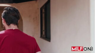 Horny big tit brunette mature hottie riding huge dick and cum fast- Reagan Foxx, Lucas Frost