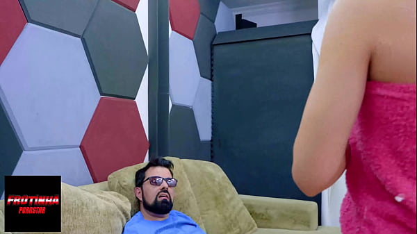 Desbloqueando o bumbum da novinha: Anal profundo e sem cortes